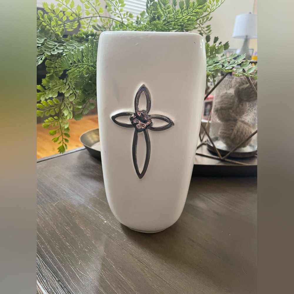 FTD Faithful Blessings Vase with Silver Cross 7.5 - rounded corners